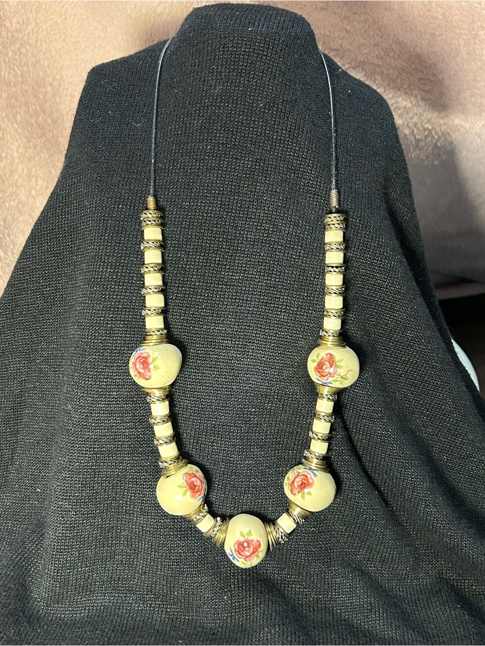 Vintage 60’s Hand-Painted Floral Ceramic Bead Necklace in Cream and Red